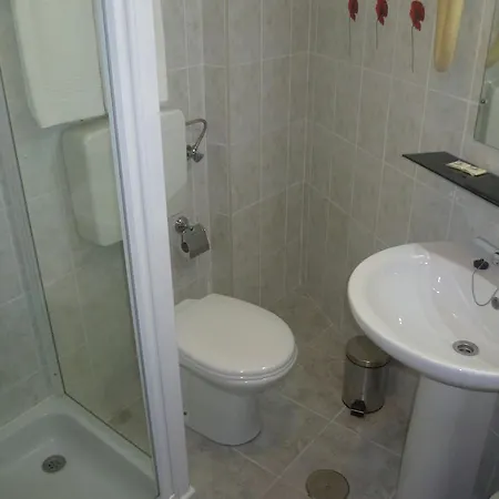 Residencial Imperial Guest house